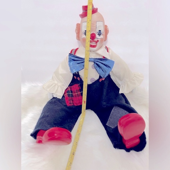 18” Sitting Clown Doll - Picture 7 of 8
